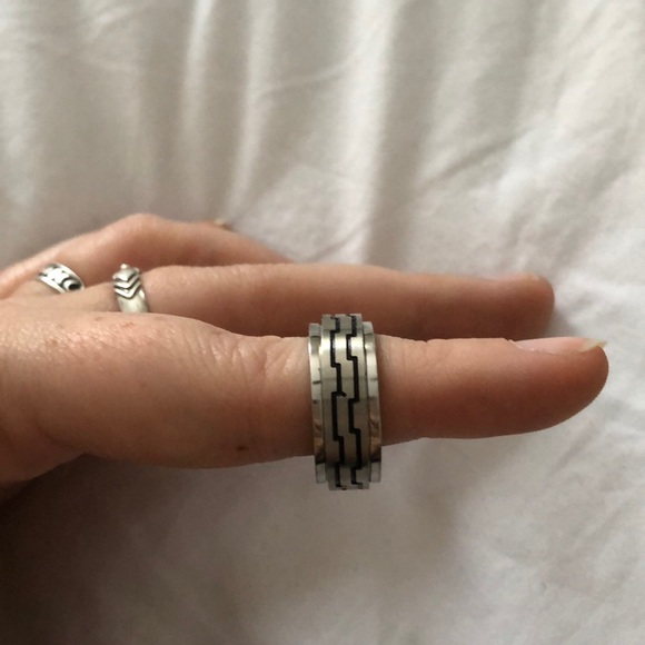 Stainless Steal Fidget Spinner Ring - Picture 2 of 3